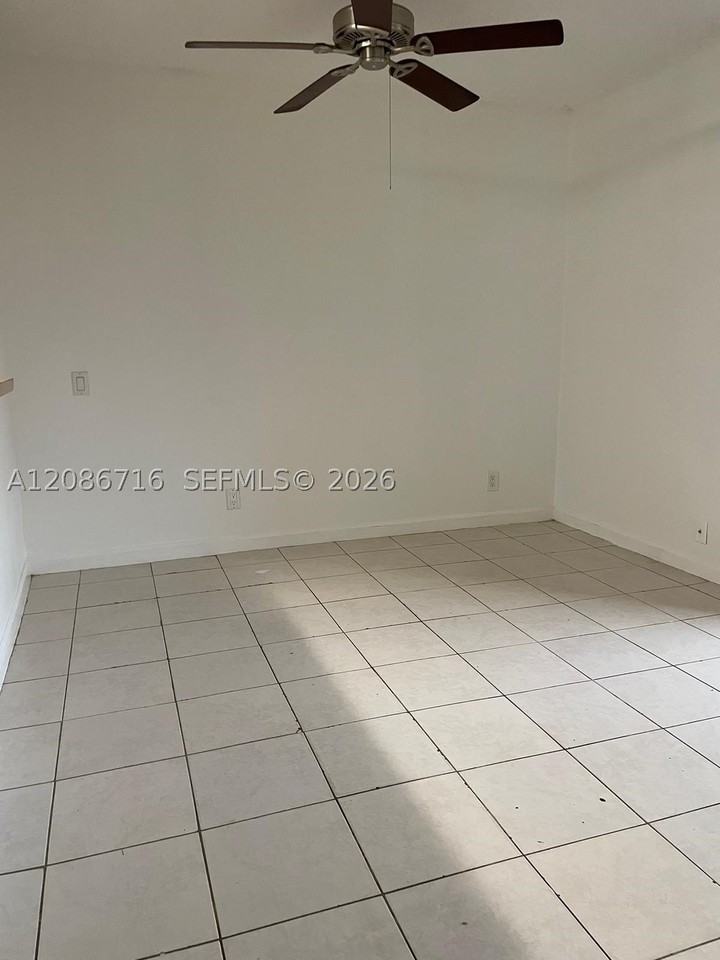 4527 Treehouse Ln #3B - Photo 3 of 14