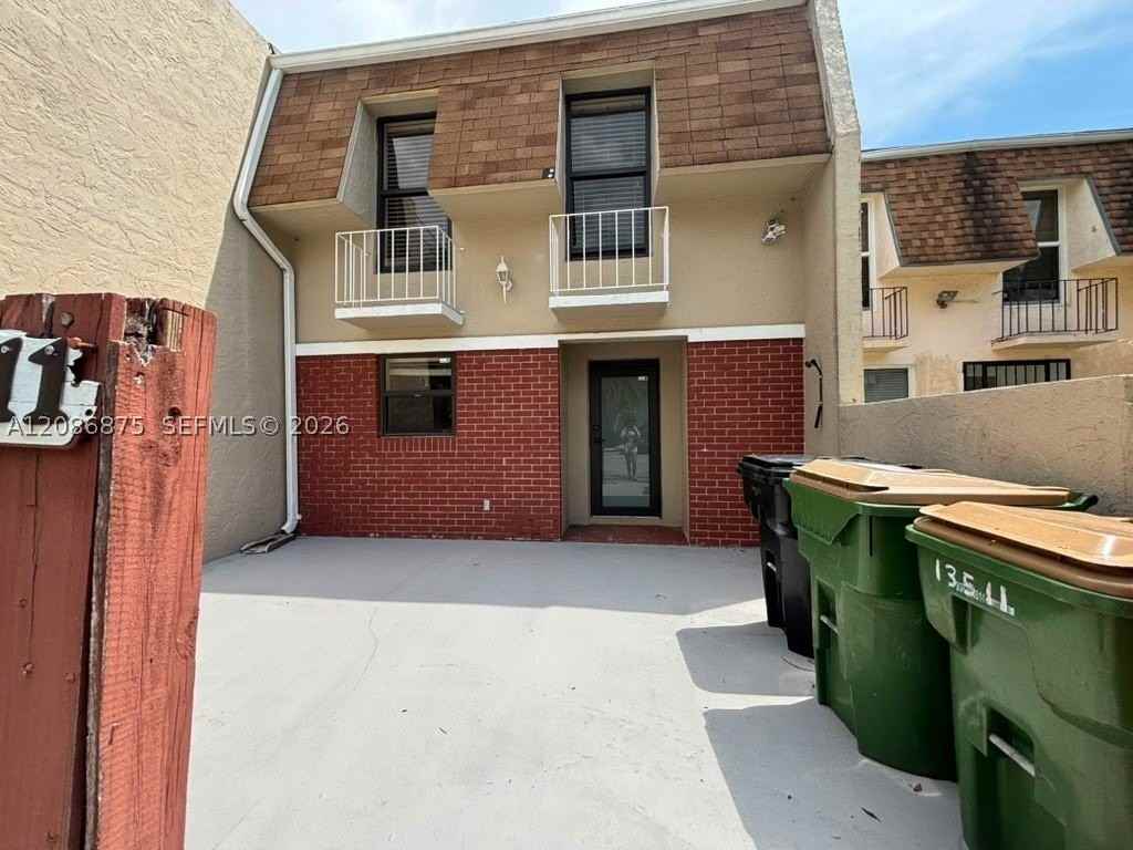 13511 Ne 24th Pl #13511 - Photo 2 of 22