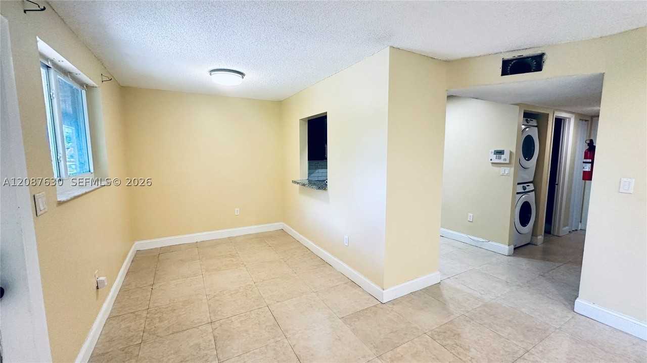 1718 Nw 56th Ave #1718 - Photo 2 of 11
