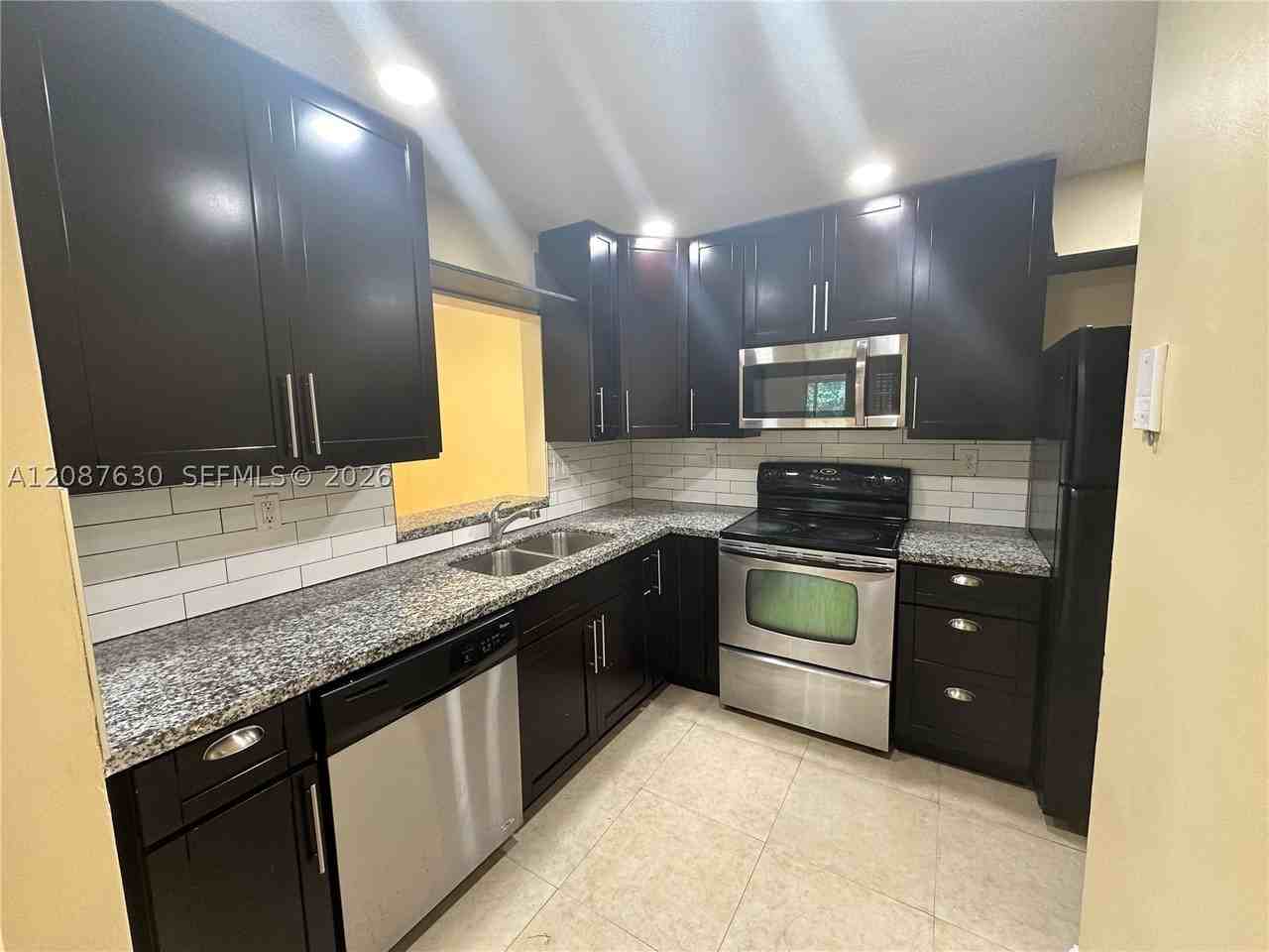 1718 Nw 56th Ave #1718 - Photo 3 of 11