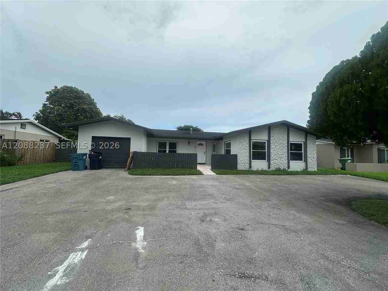 11611 Sw 122nd Ave - Photo 7 of 22
