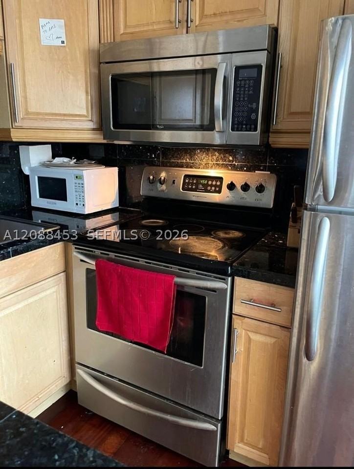 3239 W Trade Ave #2 - Photo 3 of 19