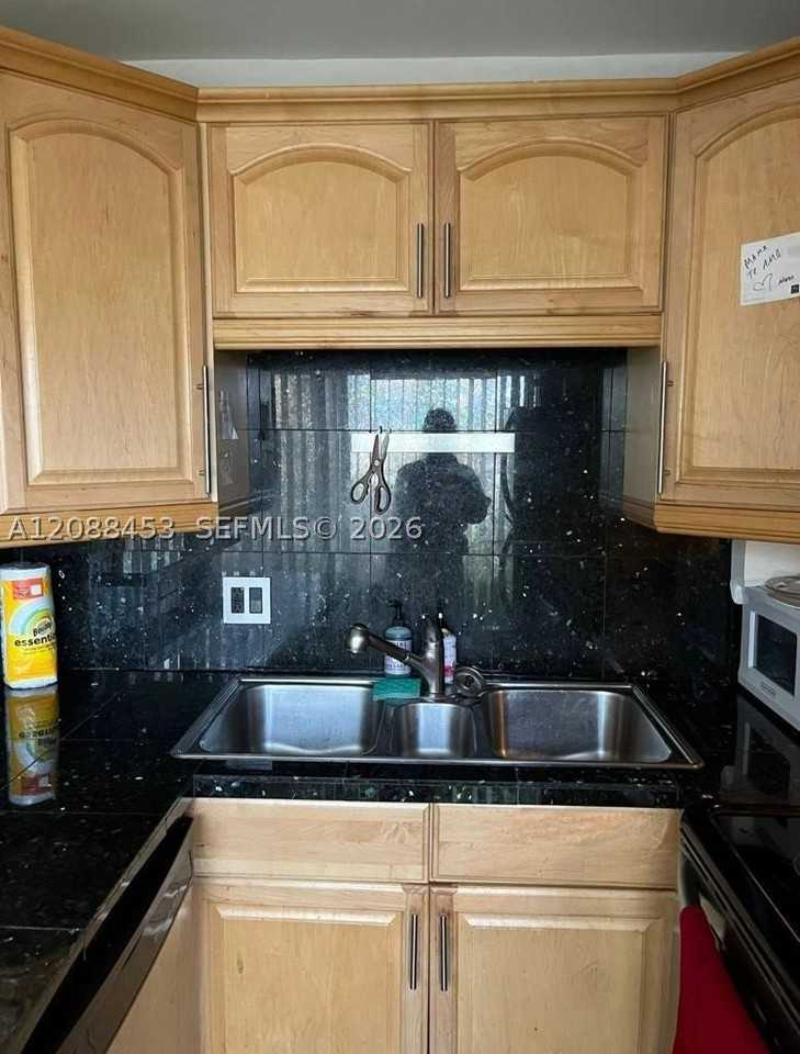 3239 W Trade Ave #2 - Photo 4 of 19