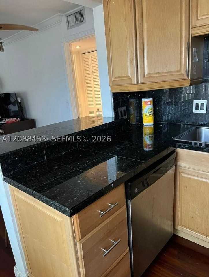 3239 W Trade Ave #2 - Photo 5 of 19