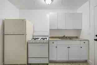 126 Sw 18th Ave #4 - Photo 1 of 1