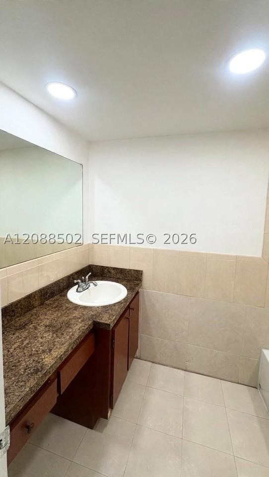 1701 Nw 46th Ave #105 - Photo 7 of 10