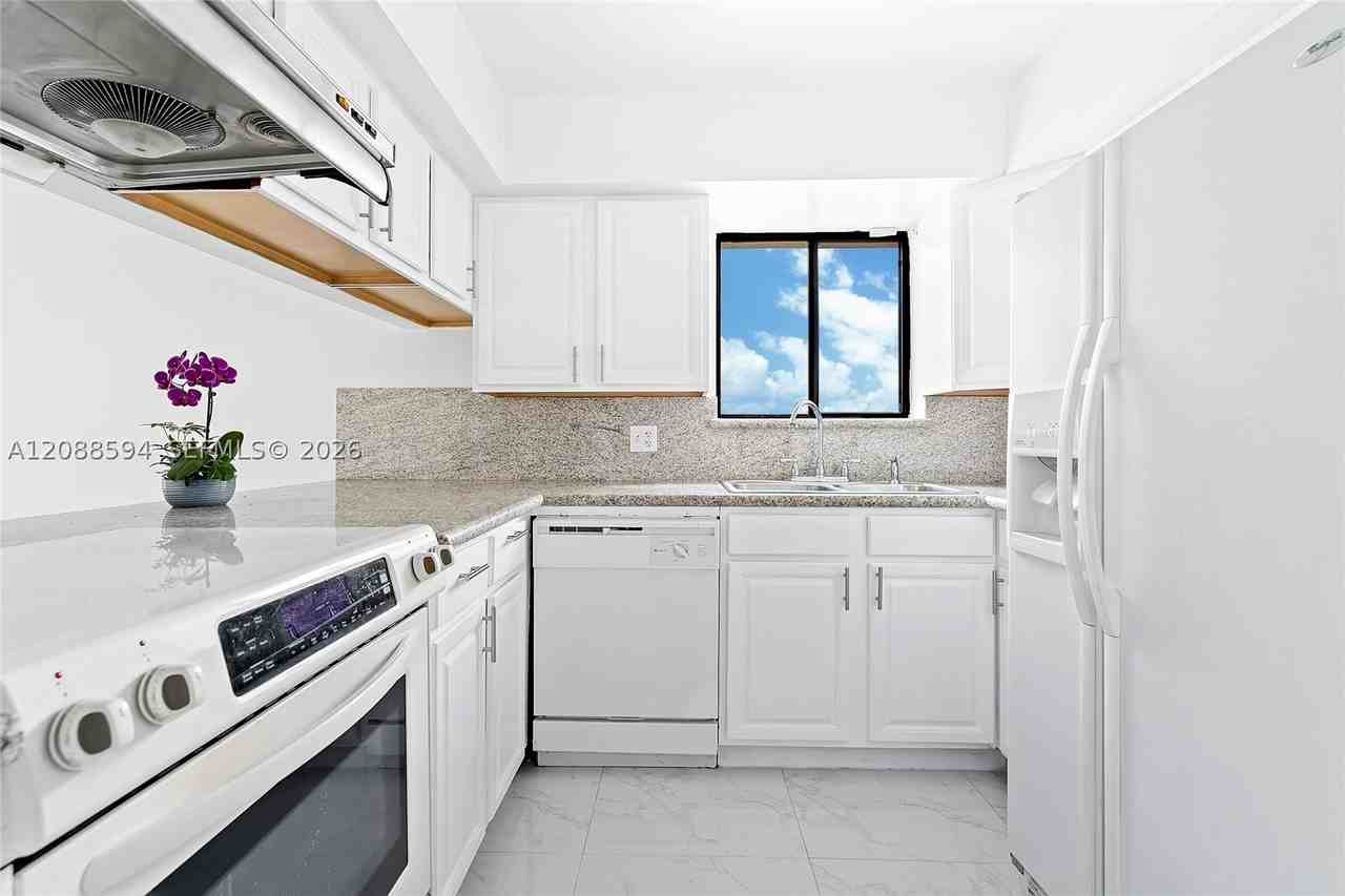 9983 W Atlantic Blvd #9983 - Photo 6 of 33