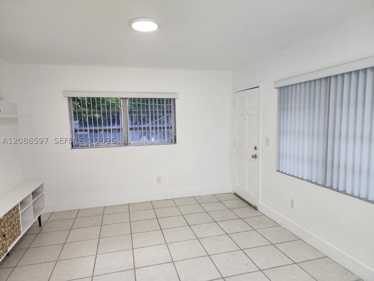 443 Sw 4th Ave #3 - Photo 3 of 6