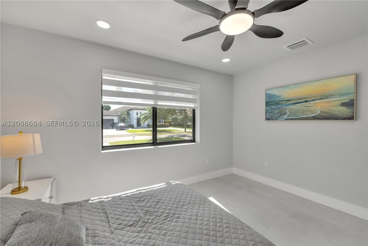 6021 Sw 19th St - Photo 7 of 20