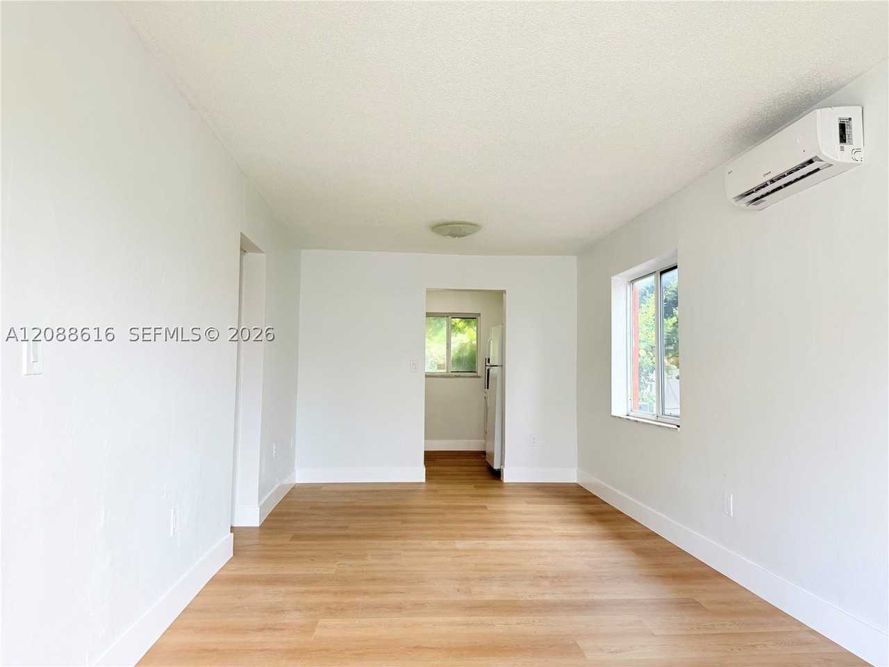1029 Nw 5th St #6 - Photo 2 of 8
