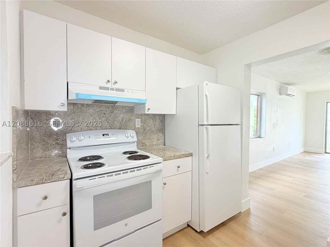 1029 Nw 5th St #6 - Photo 4 of 8