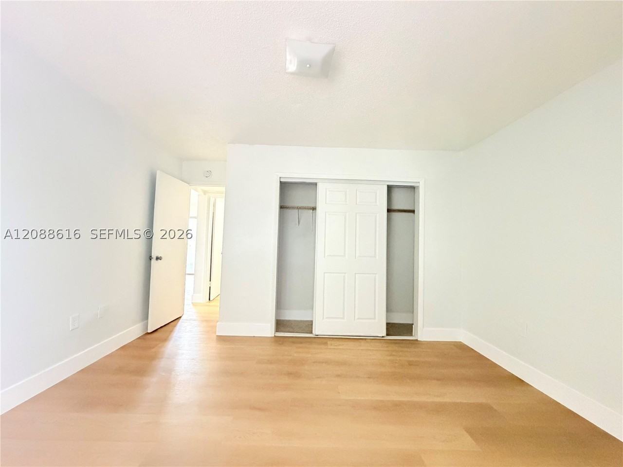1029 Nw 5th St #6 - Photo 6 of 8