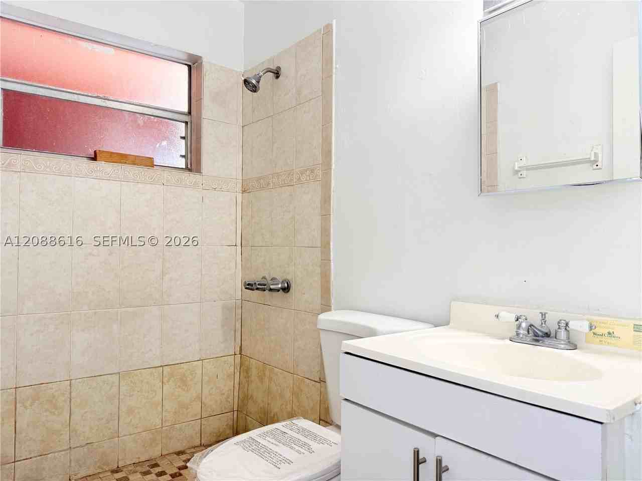 1029 Nw 5th St #6 - Photo 7 of 8