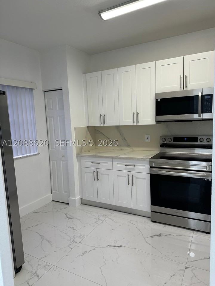 5937 Riverside Ave - Photo 4 of 23