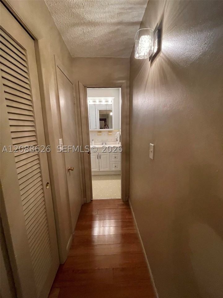 17001 Ne 13th Ave #302 - Photo 6 of 16