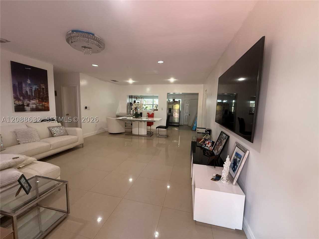 16030 Miami Dr - Photo 4 of 16