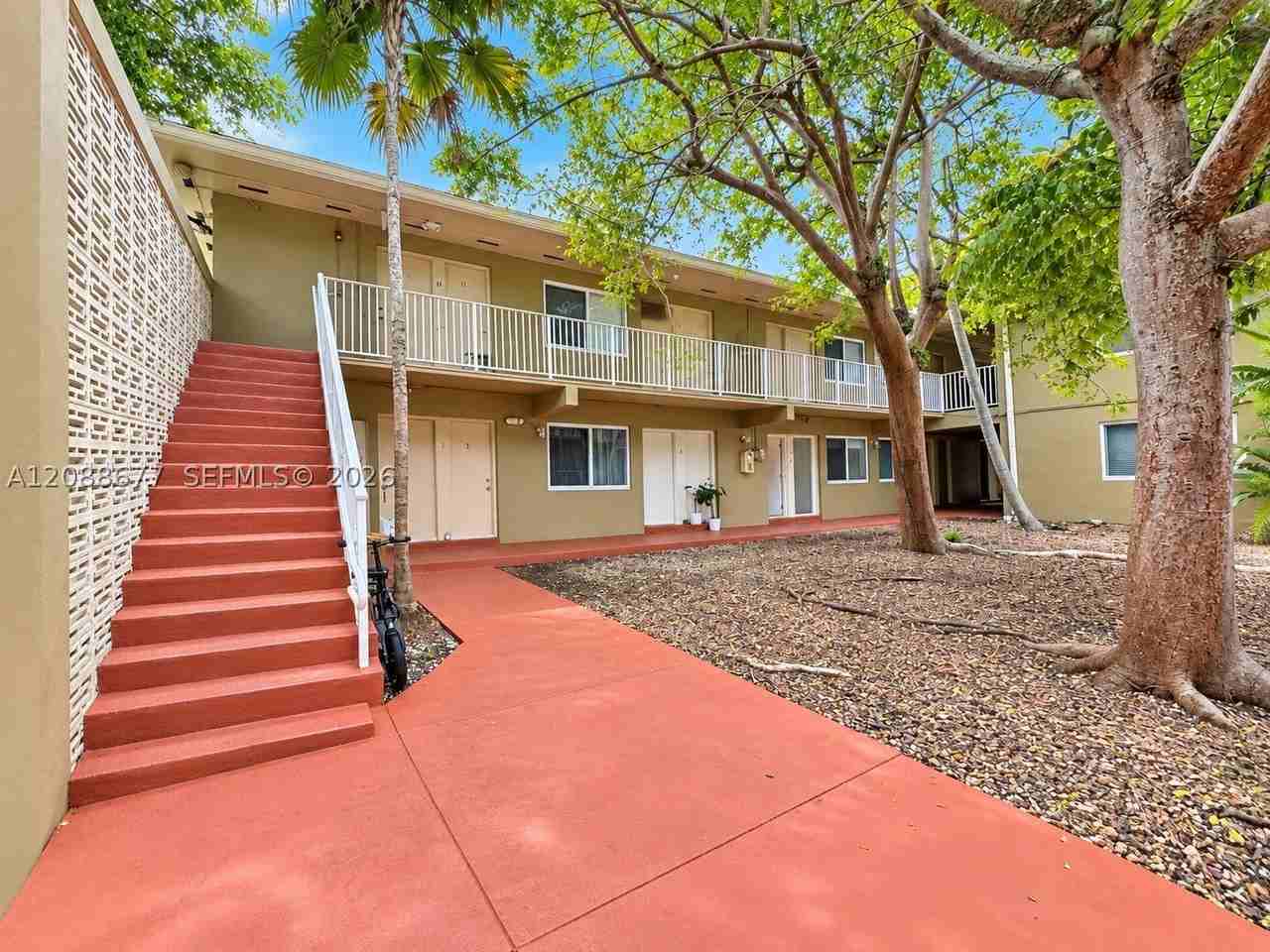 6310 Sw 79th St #3 - Photo 5 of 10