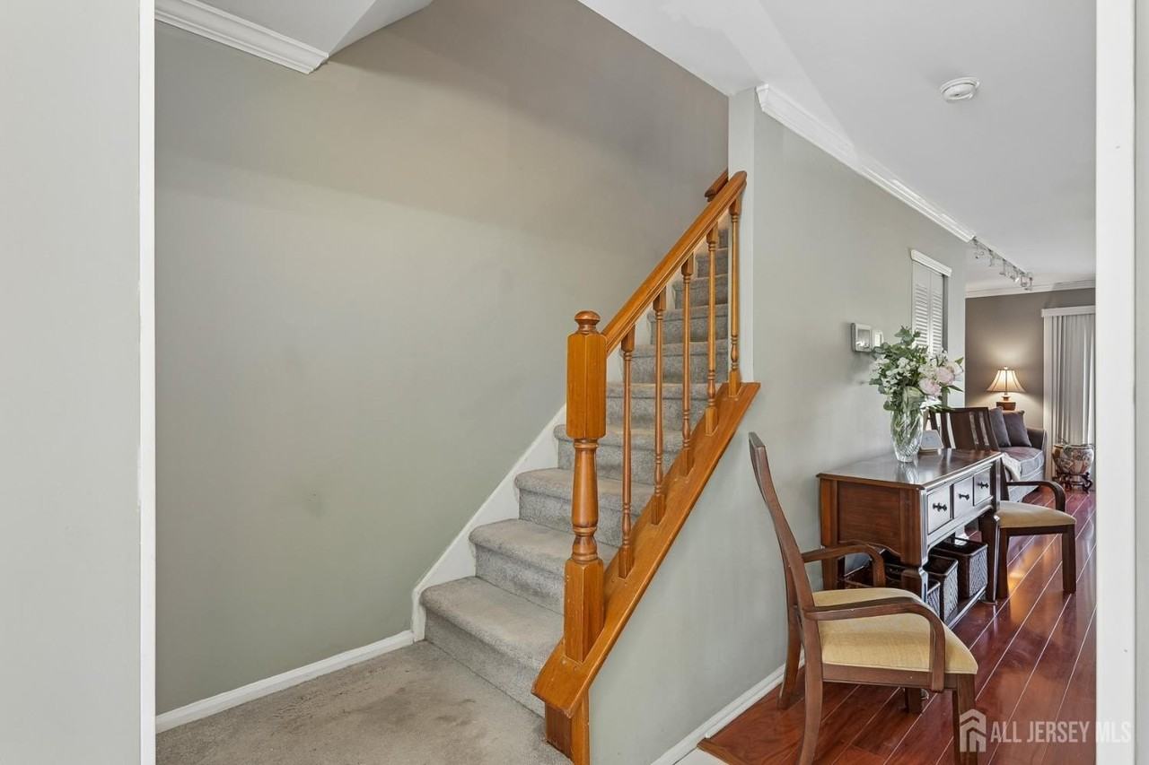79-79 chelsea Court - Photo 4 of 25