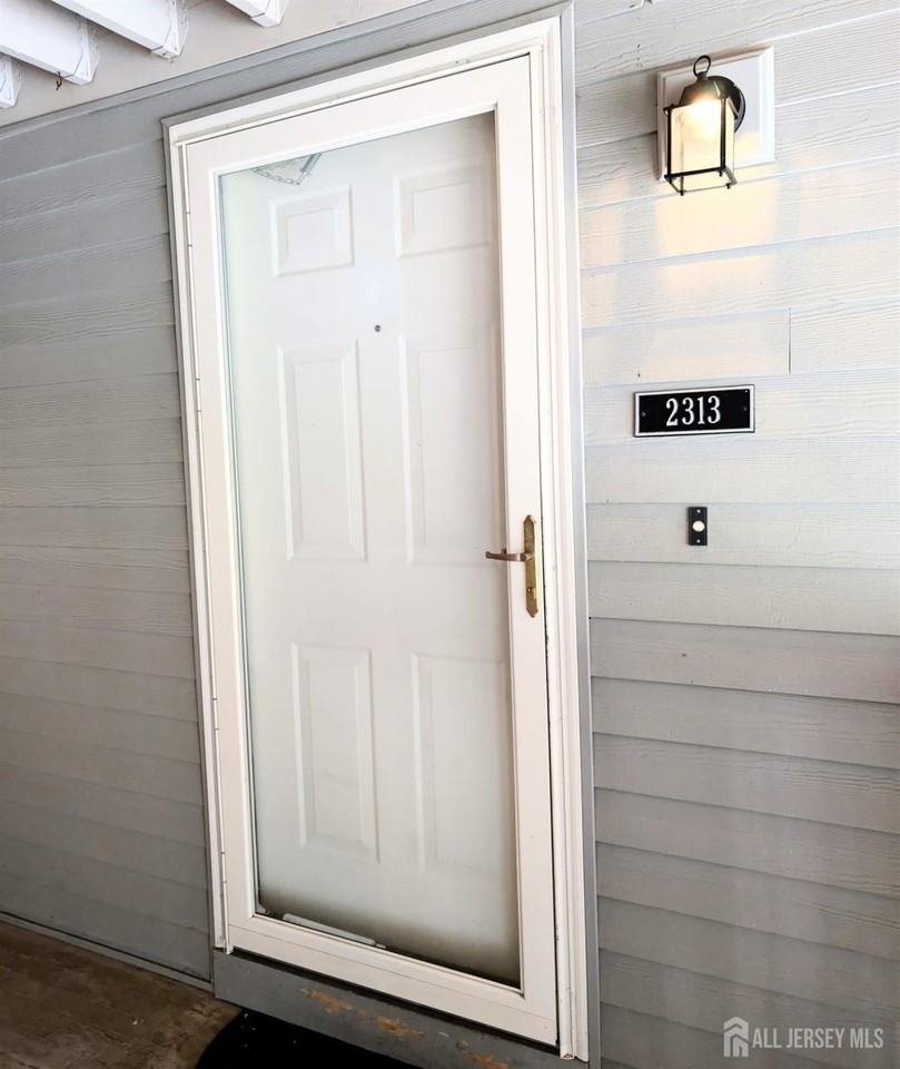 2313 Ravens Crest Dr