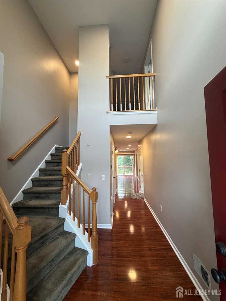 21 Jill Ct - Photo 4 of 25