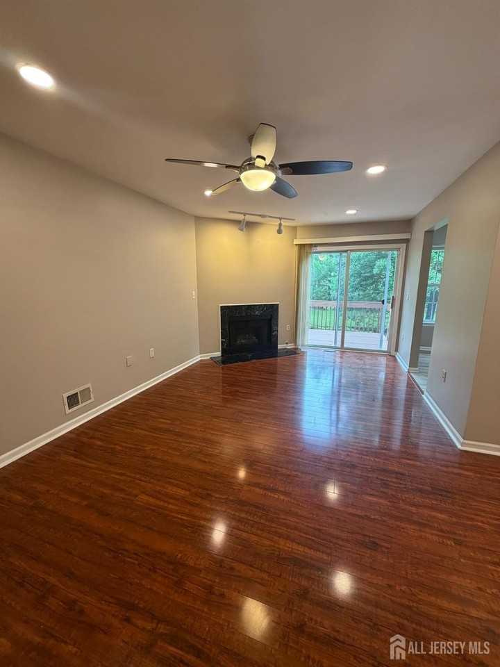 21 Jill Ct - Photo 5 of 25