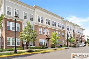 featured image of 21 Green St