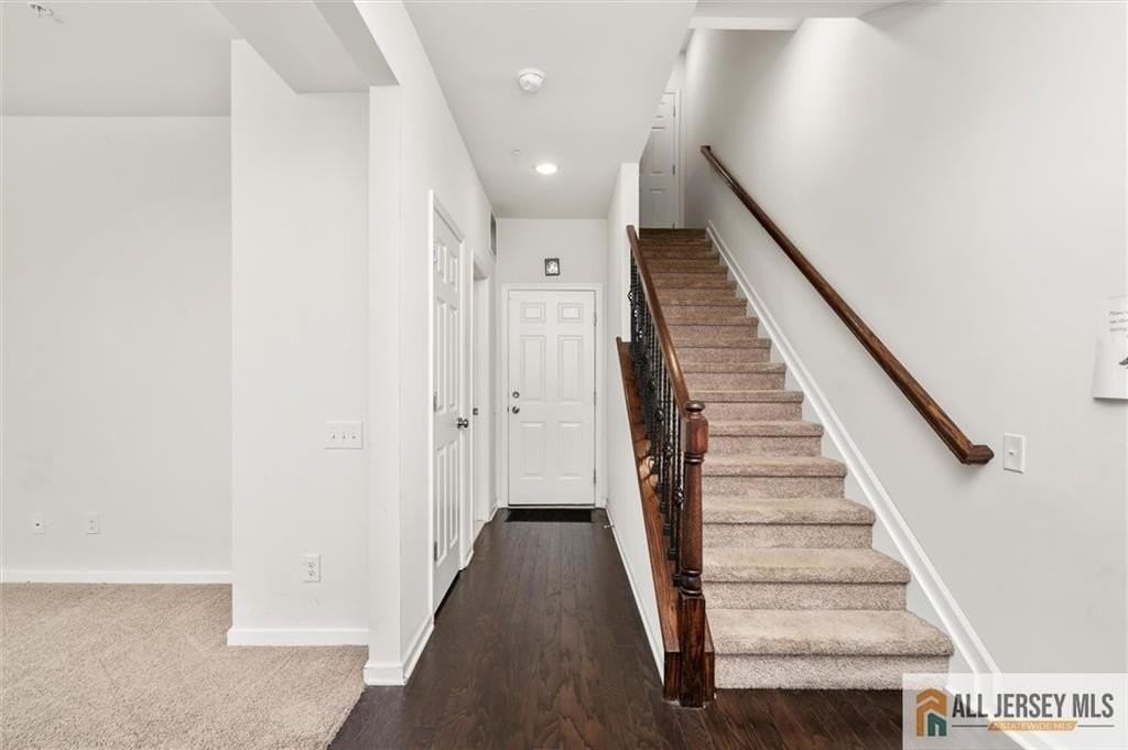 21 Green St - Photo 3 of 30