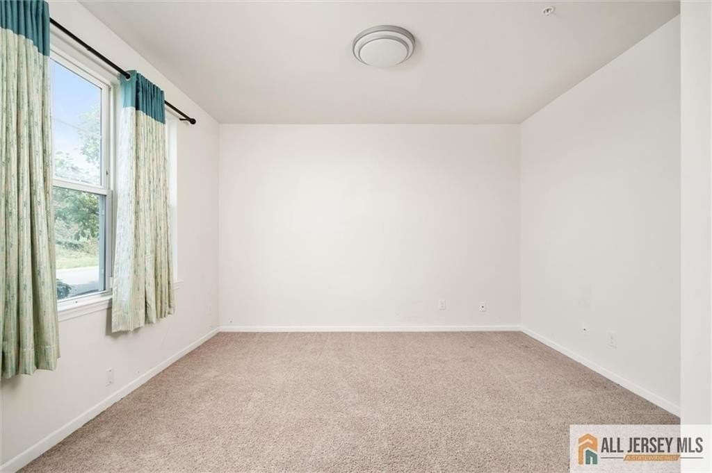 21 Green St - Photo 4 of 30