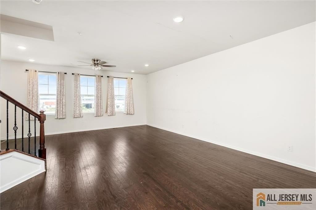 21 Green St - Photo 7 of 30