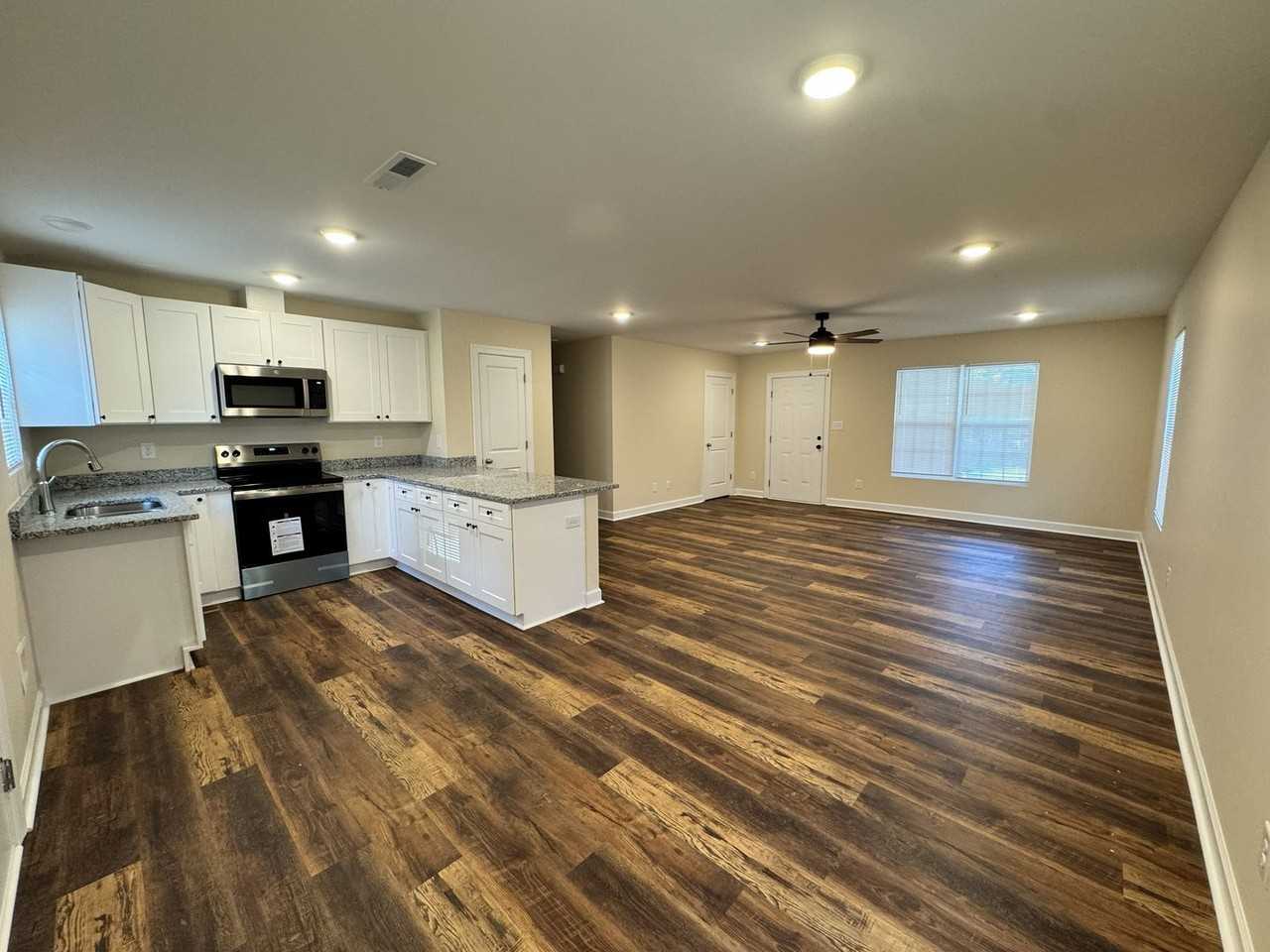 708 Forrest St - Photo 3 of 21