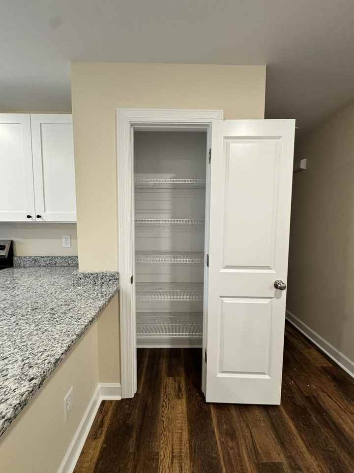 708 Forrest St - Photo 4 of 21