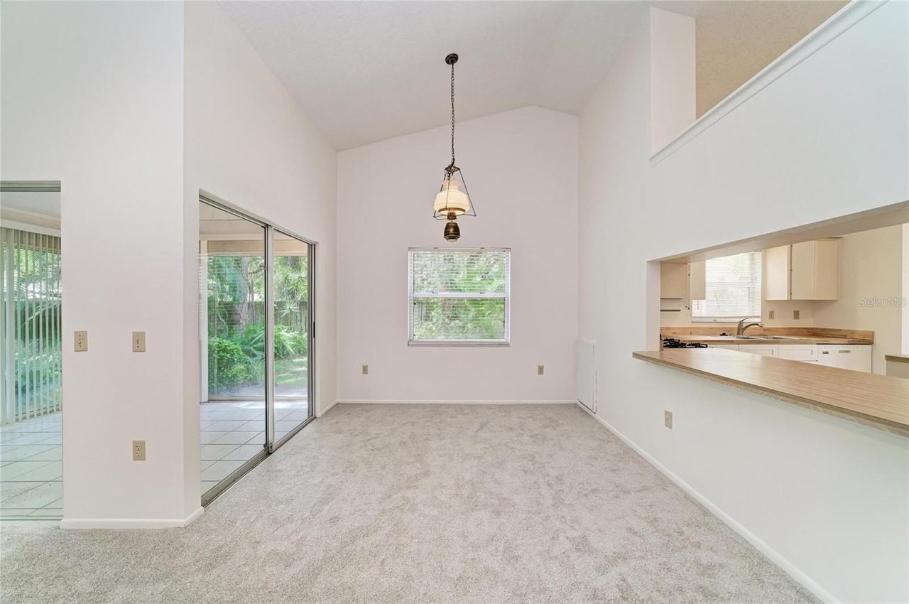 4863 Village Gardens Dr #186 - Photo 6 of 27