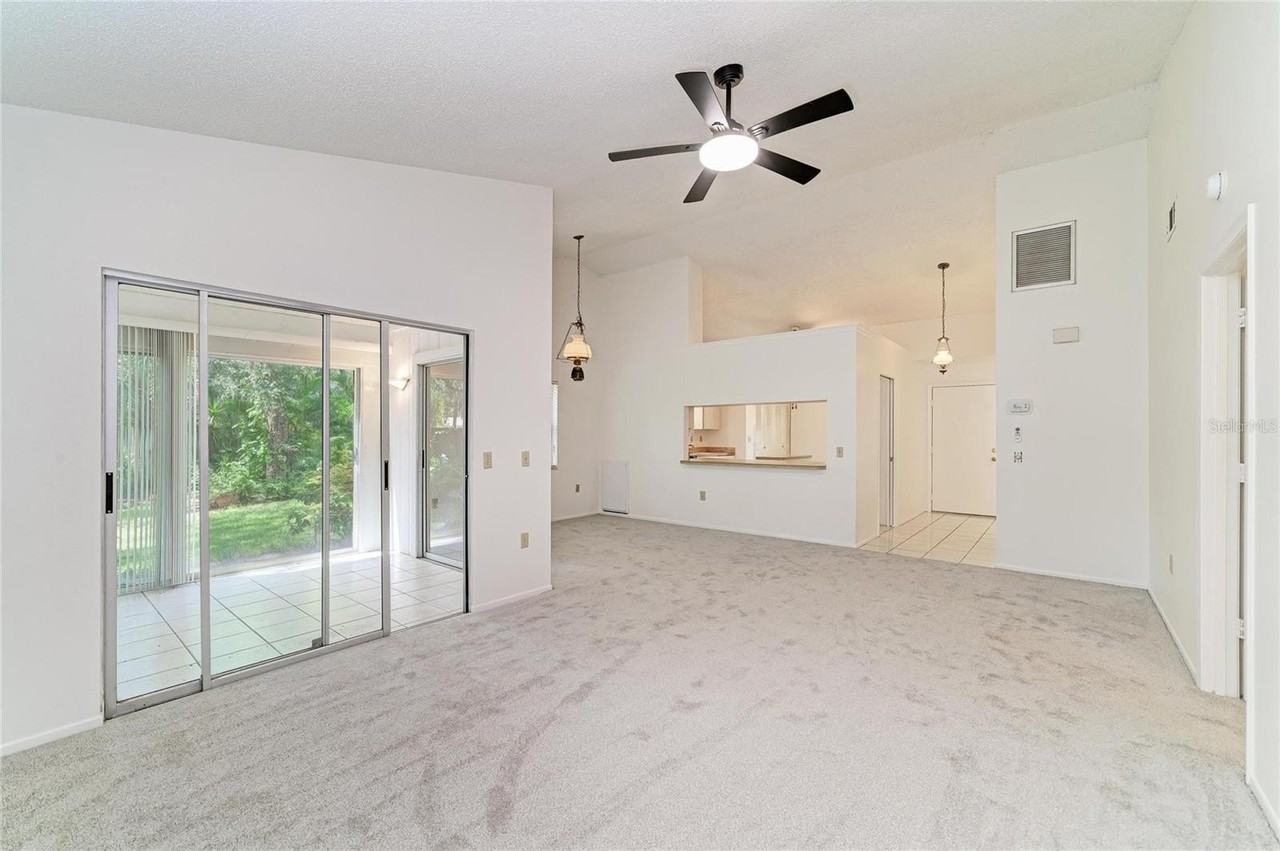4863 Village Gardens Dr #186 - Photo 7 of 27