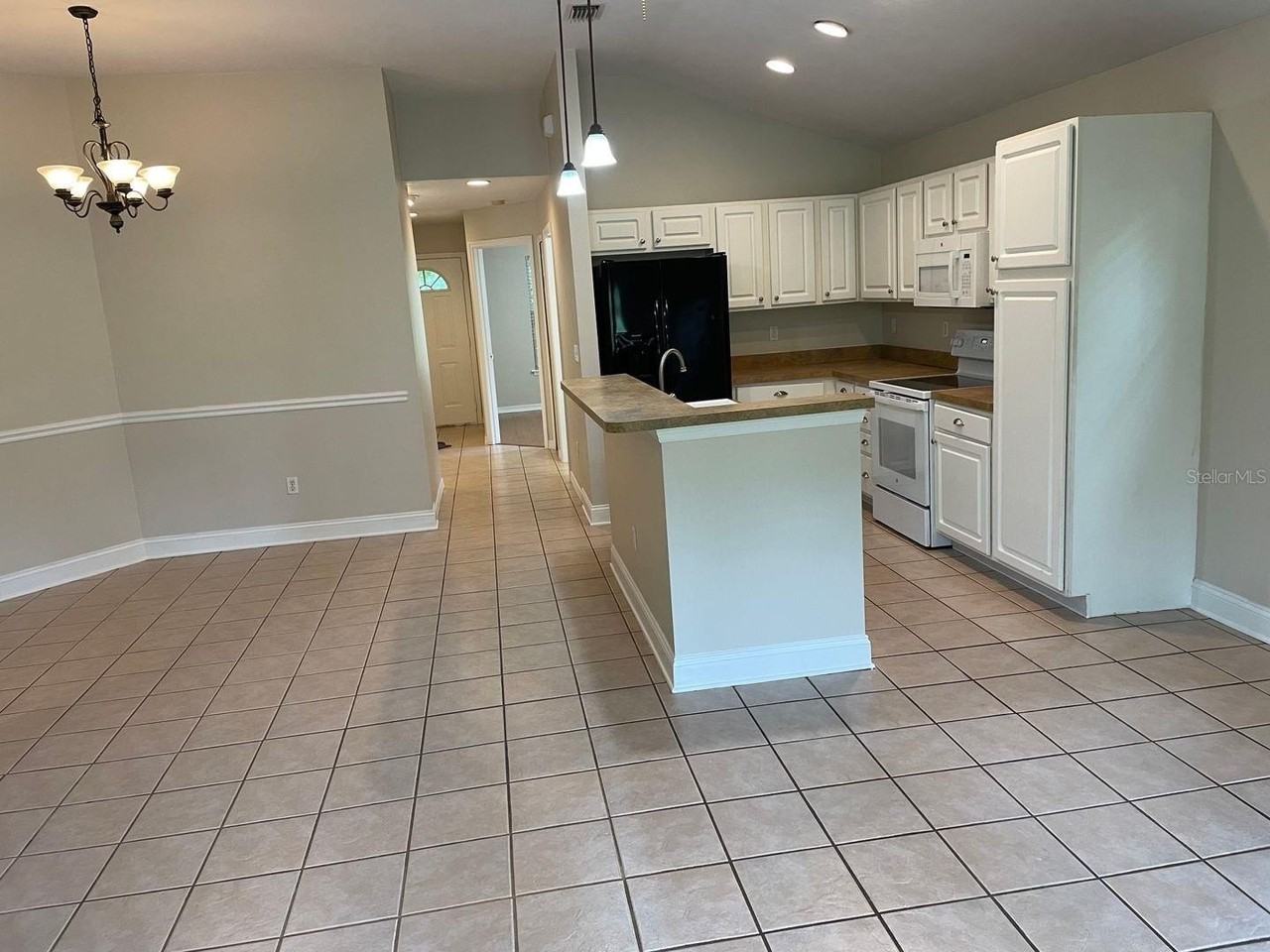 6422 Nw 109th Pl - Photo 5 of 14