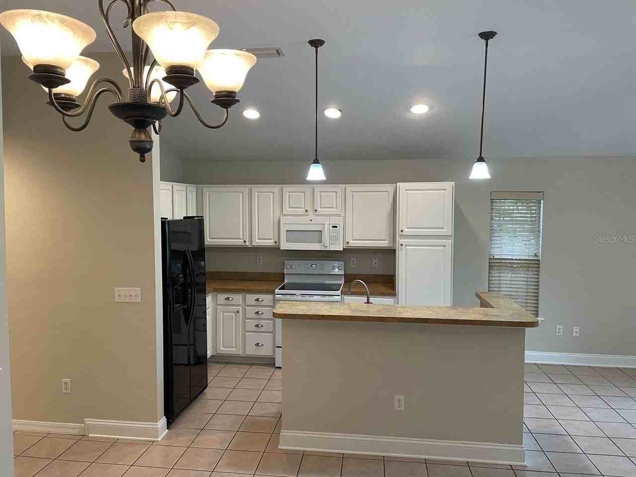 6422 Nw 109th Pl - Photo 6 of 14