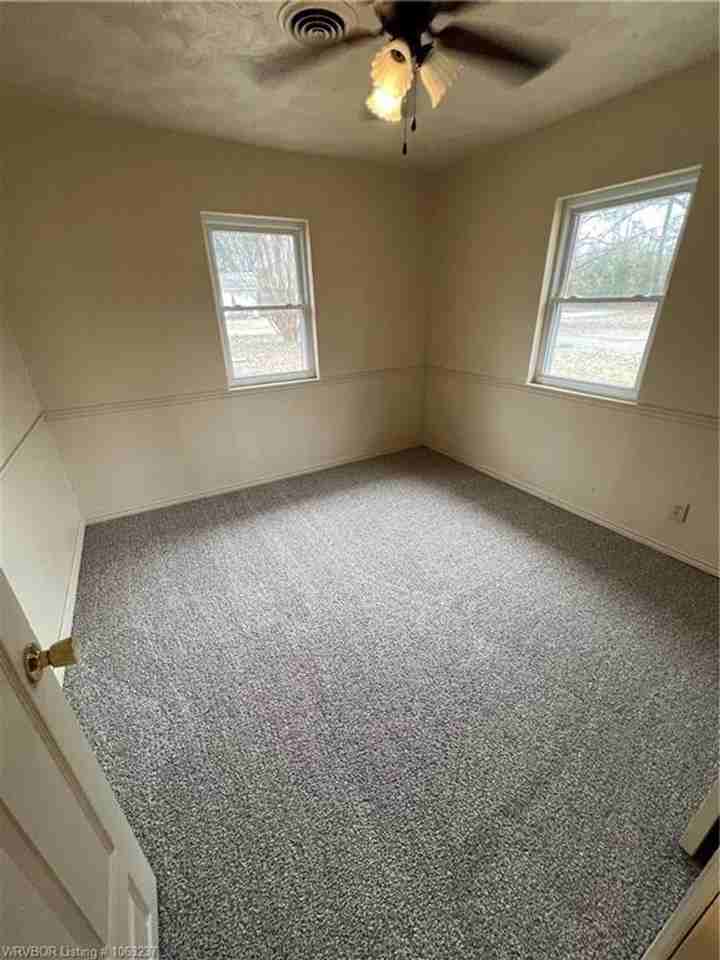 2100 Magnolia Bnd - Photo 2 of 9