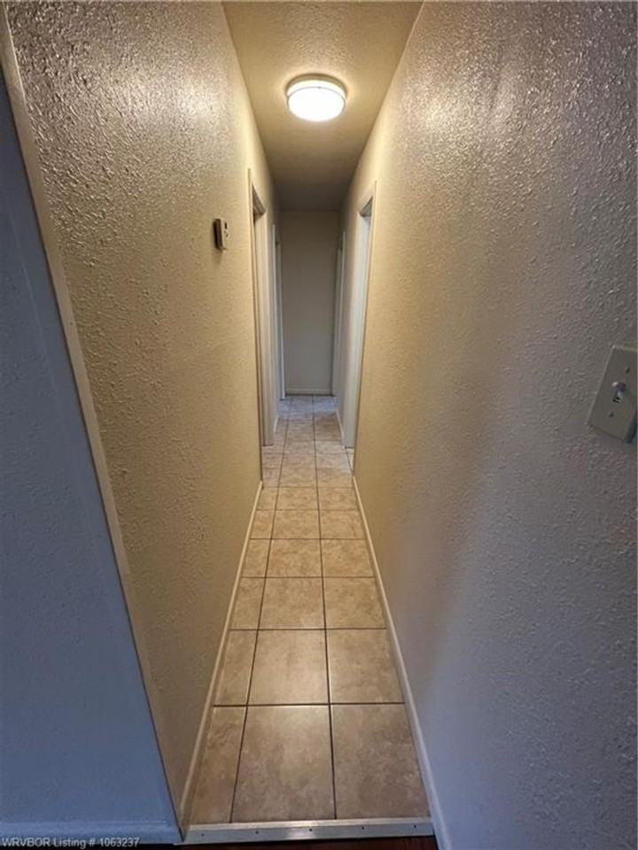 2100 Magnolia Bnd - Photo 5 of 9