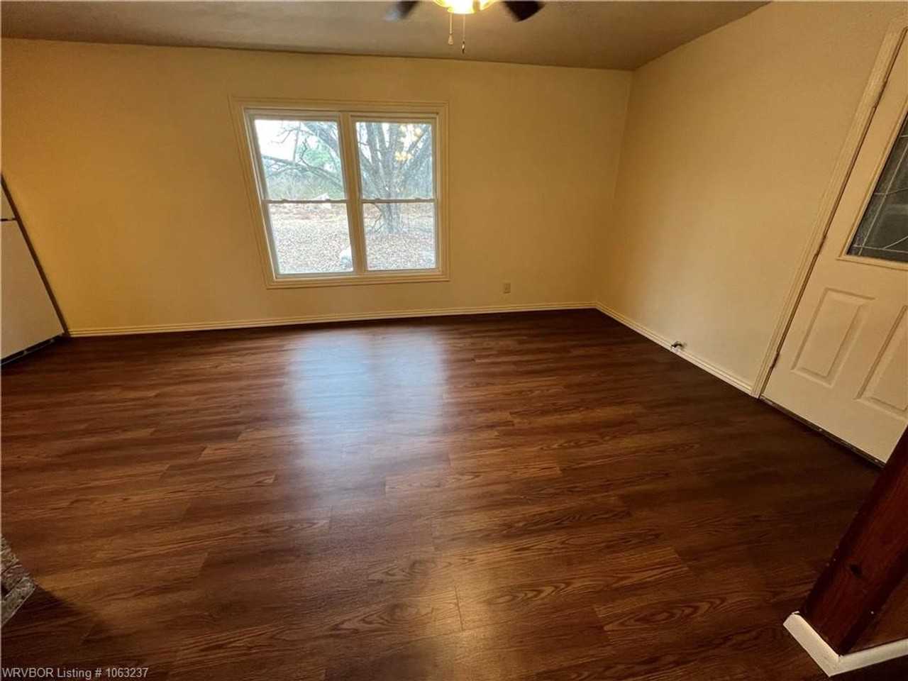 2100 Magnolia Bnd - Photo 7 of 9
