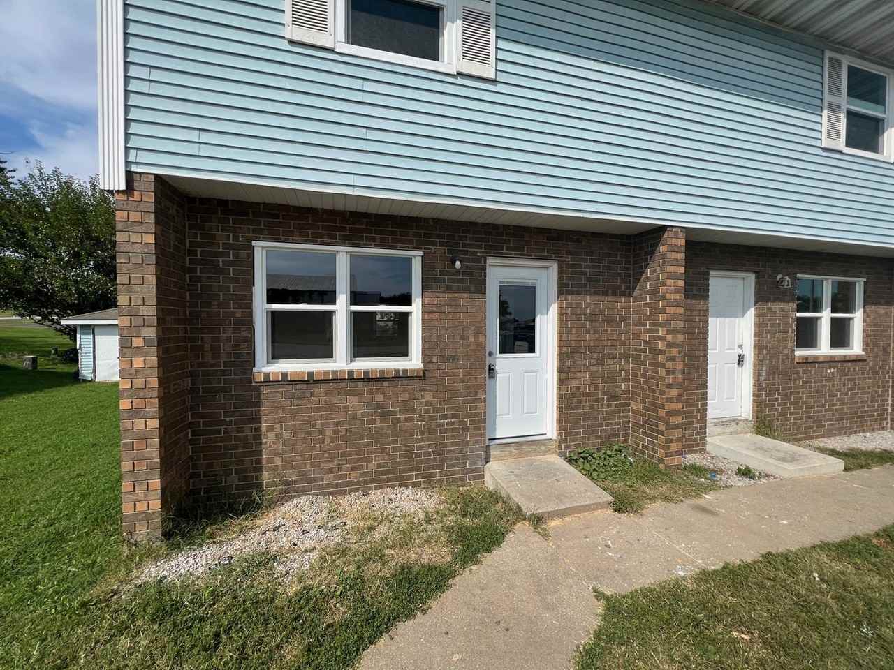 603 E Bain St - Photo 2 of 21