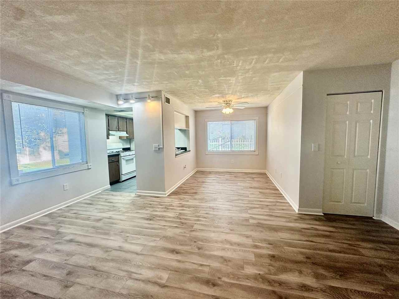 606 Pavare Ct #606 - Photo 3 of 15