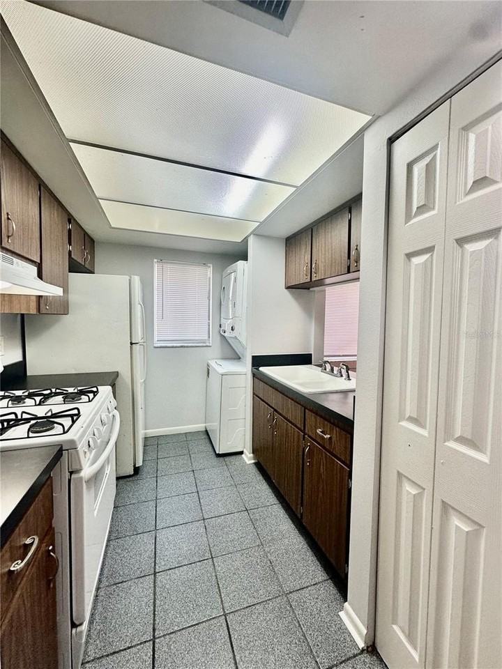 606 Pavare Ct #606 - Photo 6 of 15