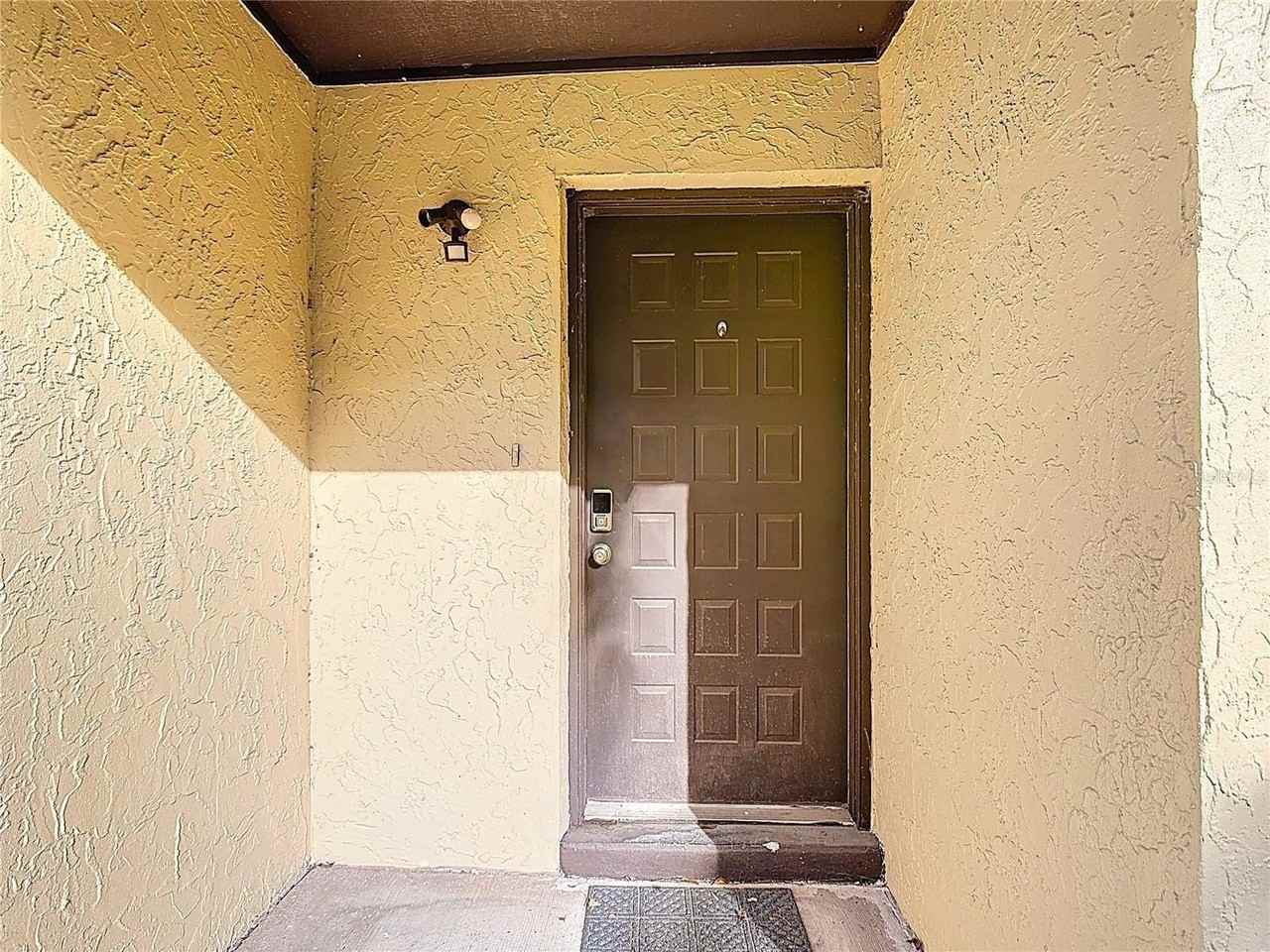 571 Hunter Cir - Photo 4 of 23