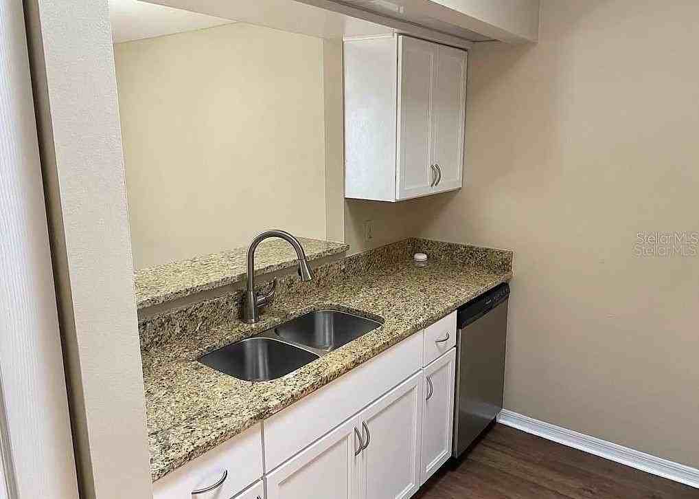 128 Meadow Blvd - Photo 4 of 11