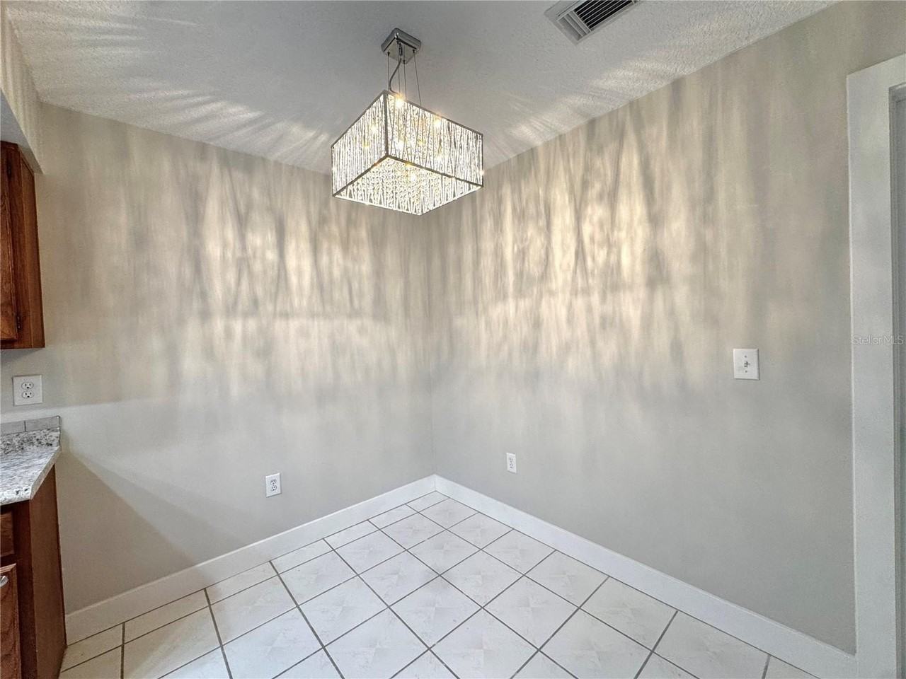 3217 Royal St - Photo 6 of 18