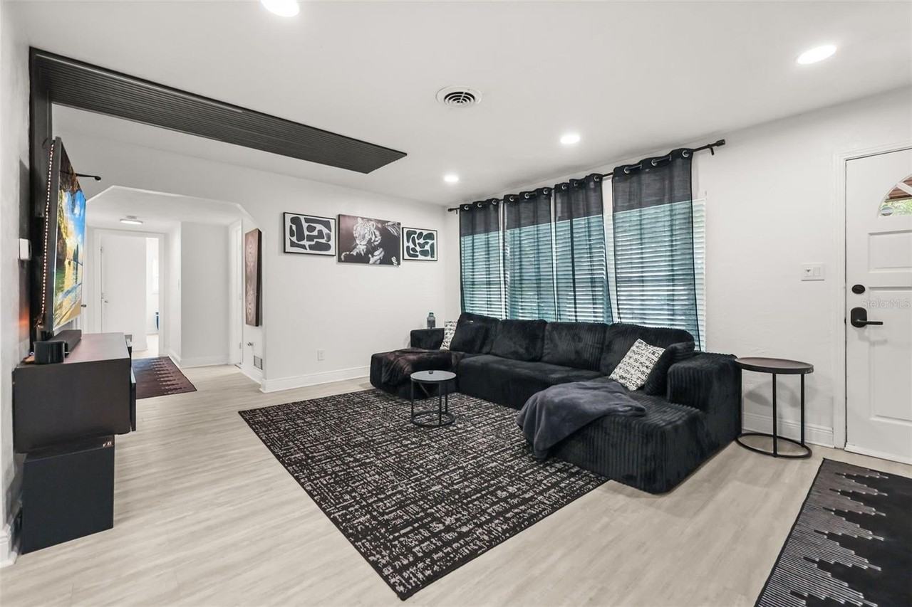 2909 Hargill Dr - Photo 4 of 27