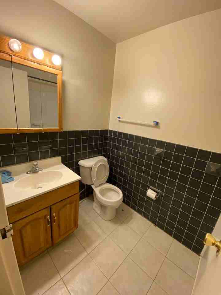301 S West St #2A - Photo 5 of 11