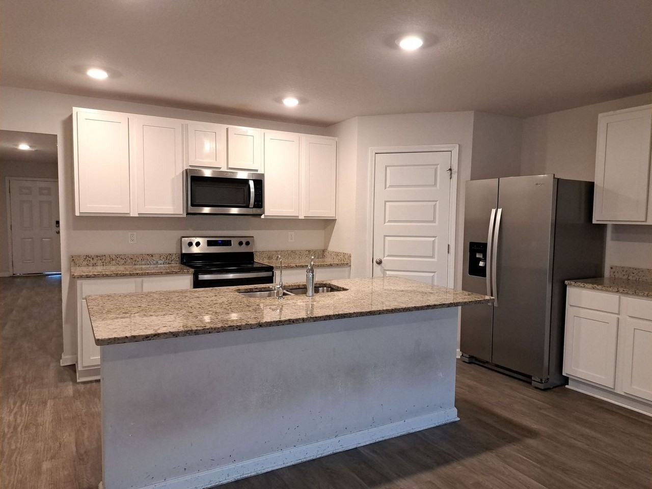 207 Ryder Ln - Photo 2 of 16