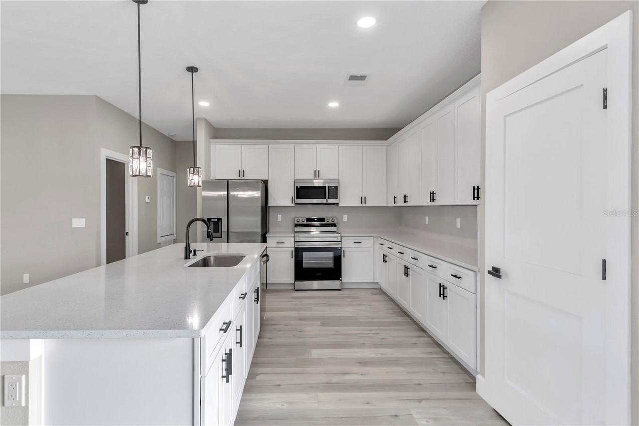 15755 Sw 19th Ter - Photo 2 of 44