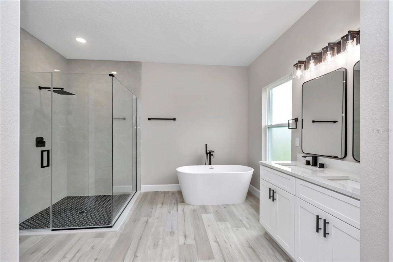 15755 Sw 19th Ter - Photo 4 of 44