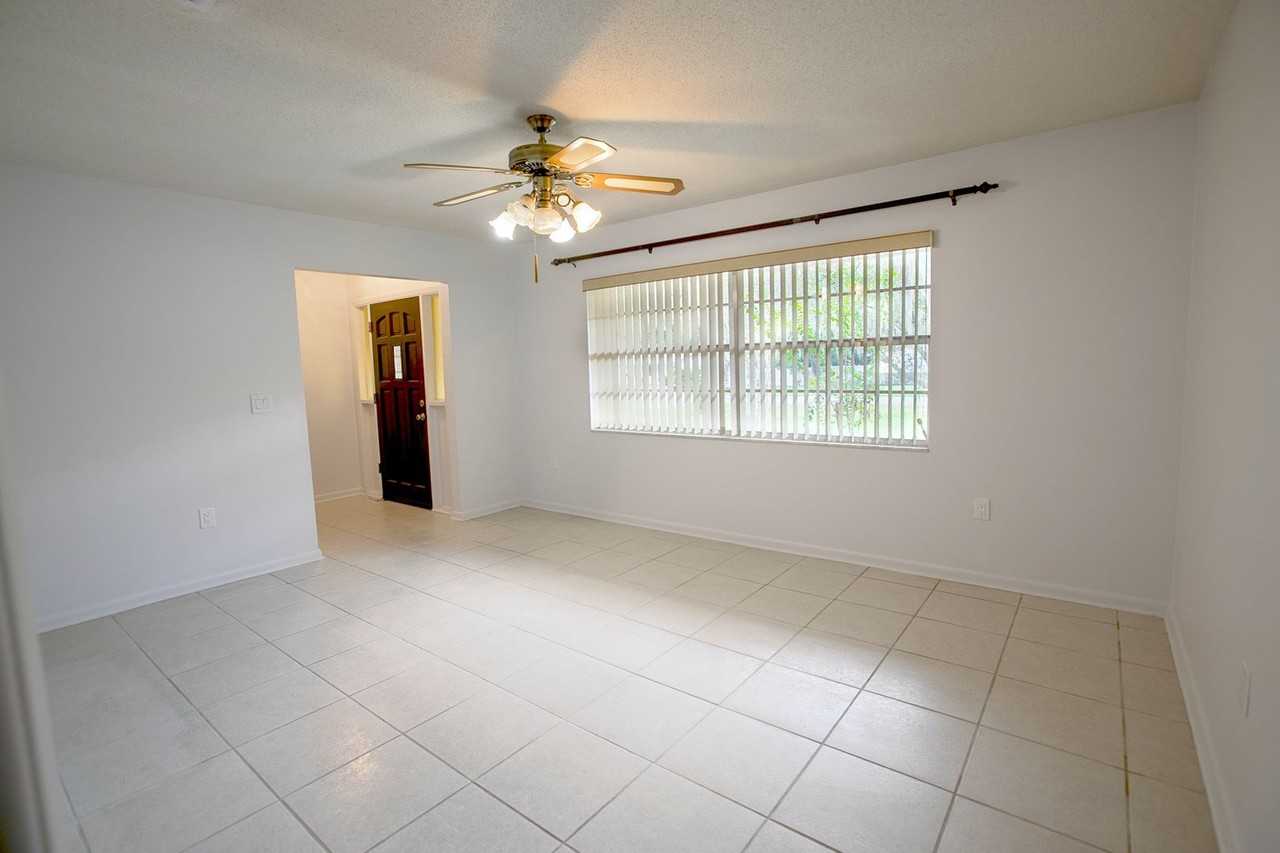 4808 County Road 117a - Photo 3 of 21